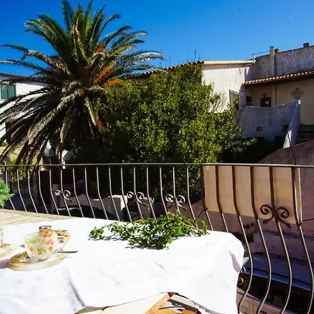 Le Gemelle Di Cairoli Santa Teresa Gallura