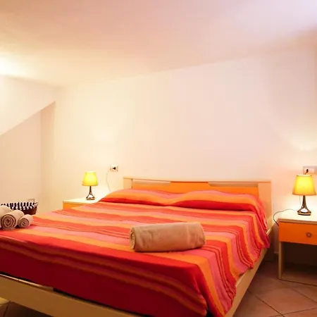 Le Gemelle Di Cairoli Apartmán *