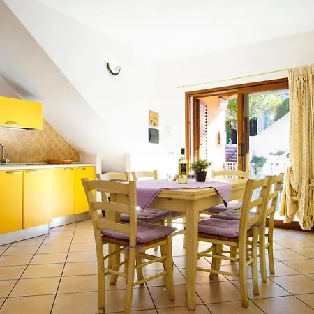 Le Gemelle Di Cairoli Santa Teresa Gallura