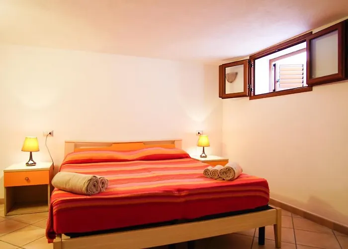 Le Gemelle Di Cairoli * サンタ・テレーザ・ガッルーラ